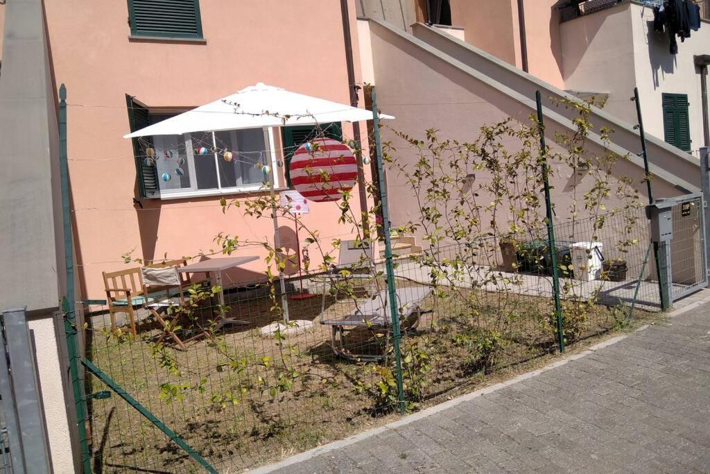 Appartamento Bilocale con giardino near Lerici Trebiano Esterno foto