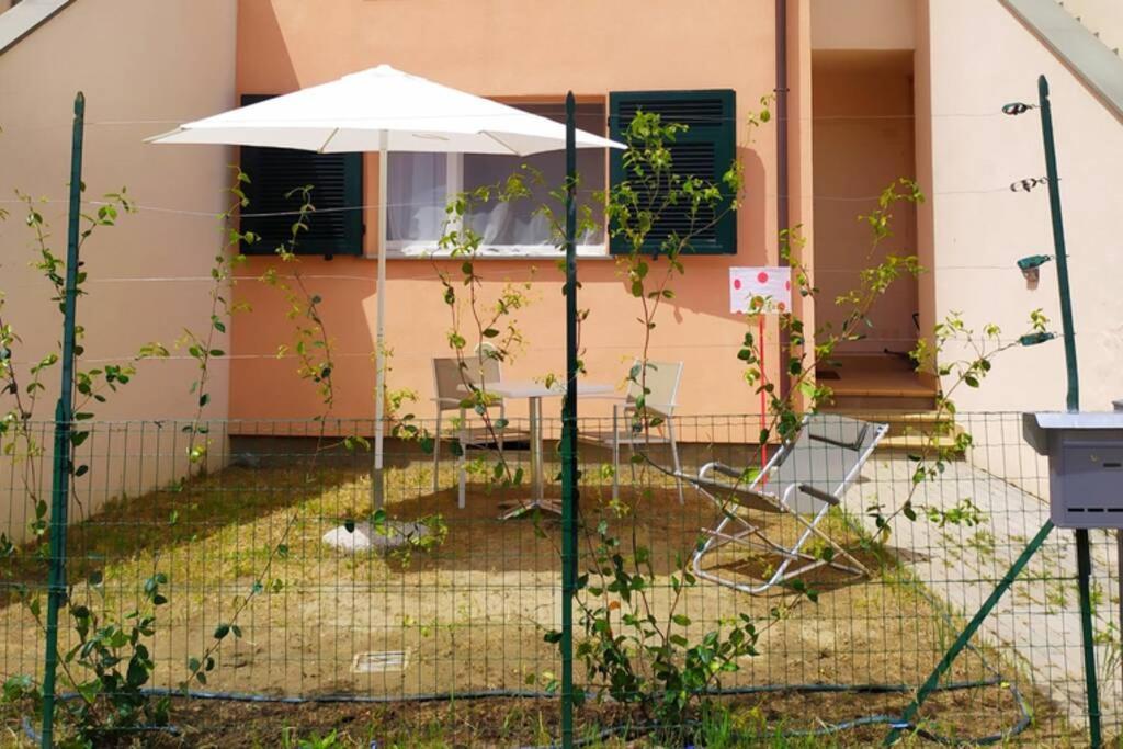 Appartamento Bilocale con giardino near Lerici Trebiano Esterno foto