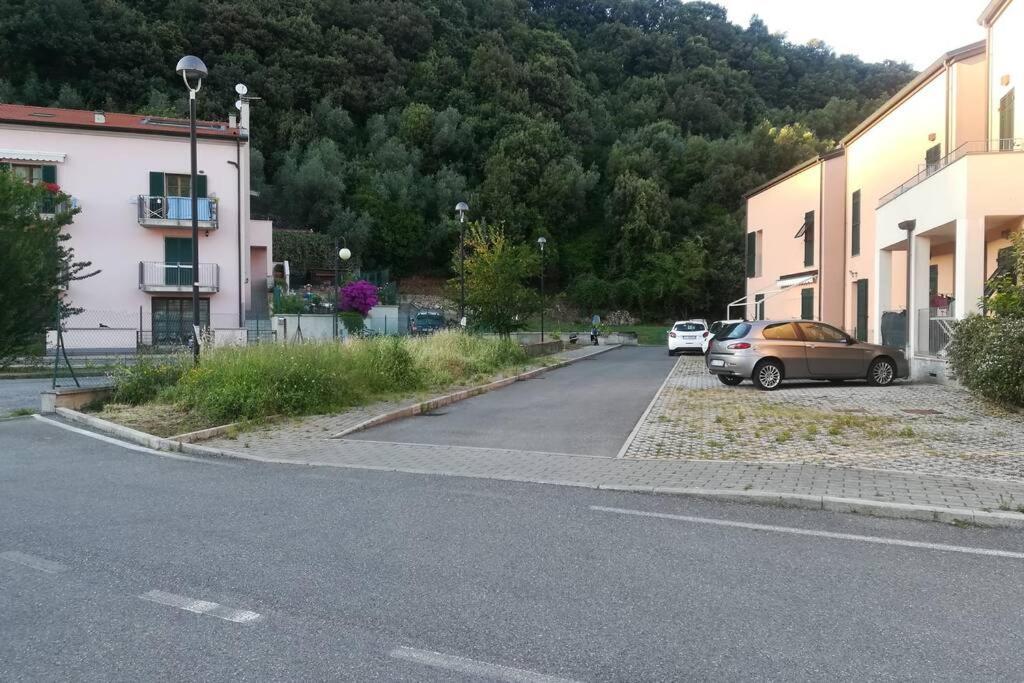 Appartamento Bilocale con giardino near Lerici Trebiano Esterno foto