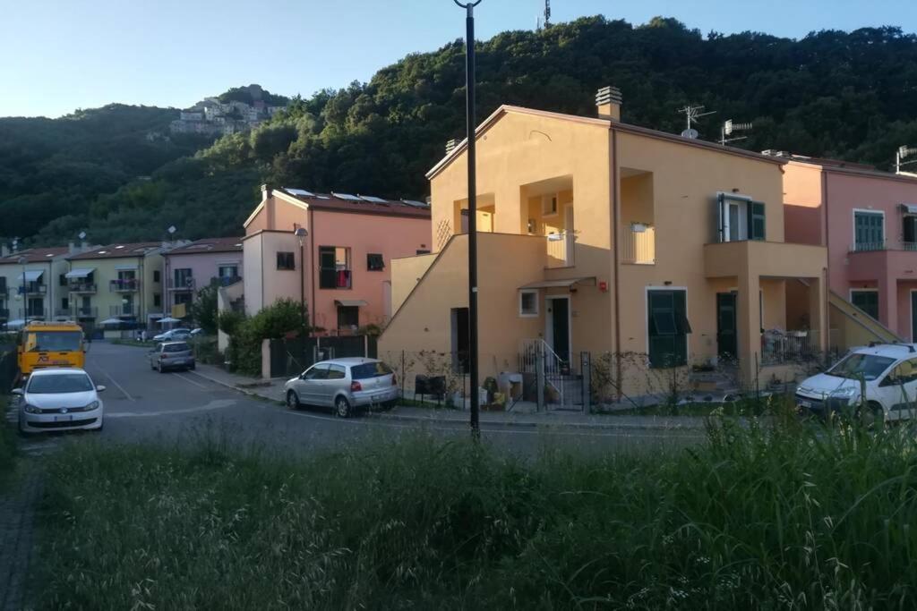 Appartamento Bilocale con giardino near Lerici Trebiano Esterno foto