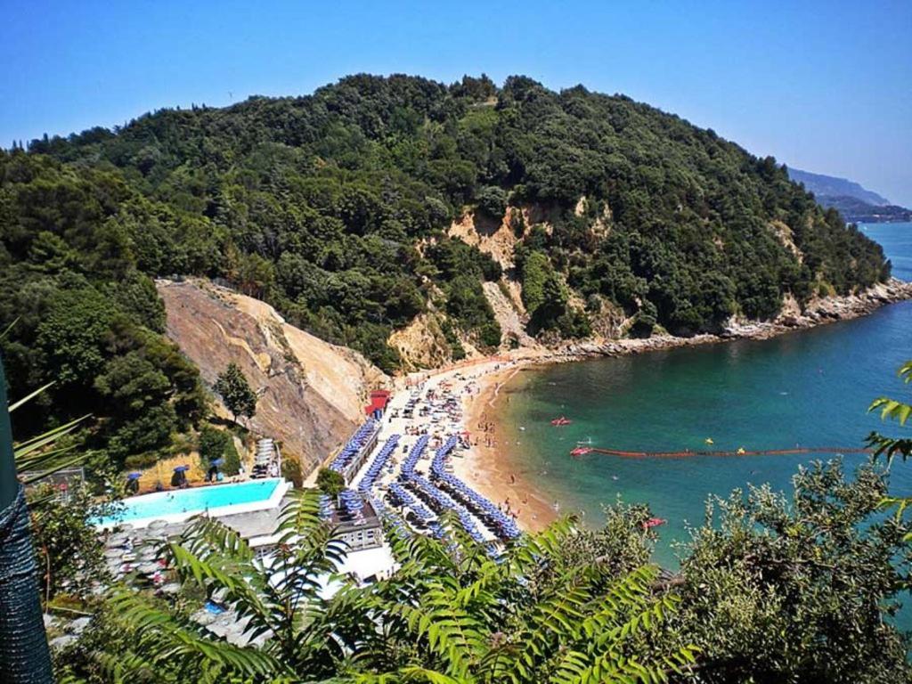 Appartamento Bilocale con giardino near Lerici Trebiano Esterno foto